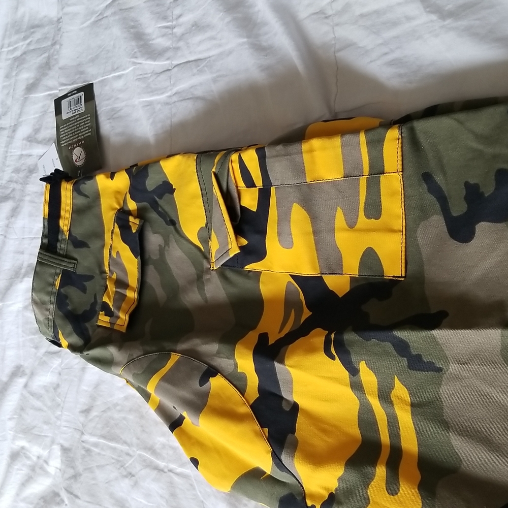 Pants - Picture 8 of 9